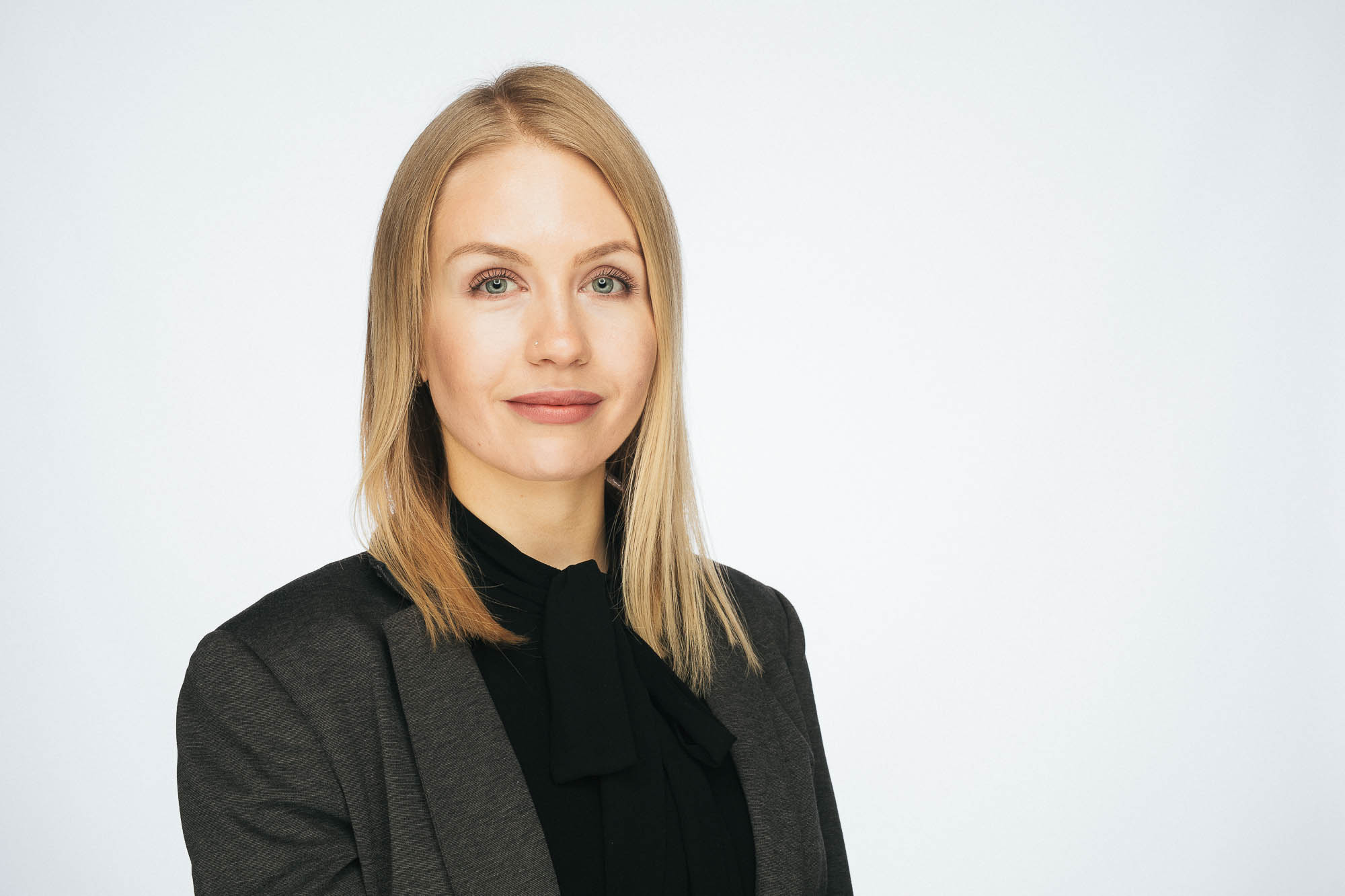 Export x3 Headshot  06406 Dez 01 2019 Headshots 2019  Miro Nicole Nadine 2